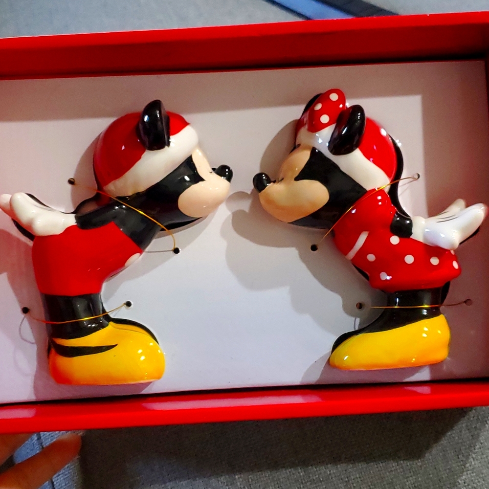 Mickey and Minnie Salt and Pepper holiday